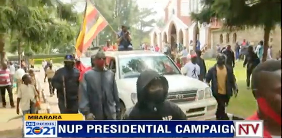 There was heavy deployment of military and plain clothed security personnel around Nyamitanga Cathedral in Mbarara District where @NUP_Ug Presidential candidate Robert Kyagulanyi aka @HEBobiwine attended mass this morning