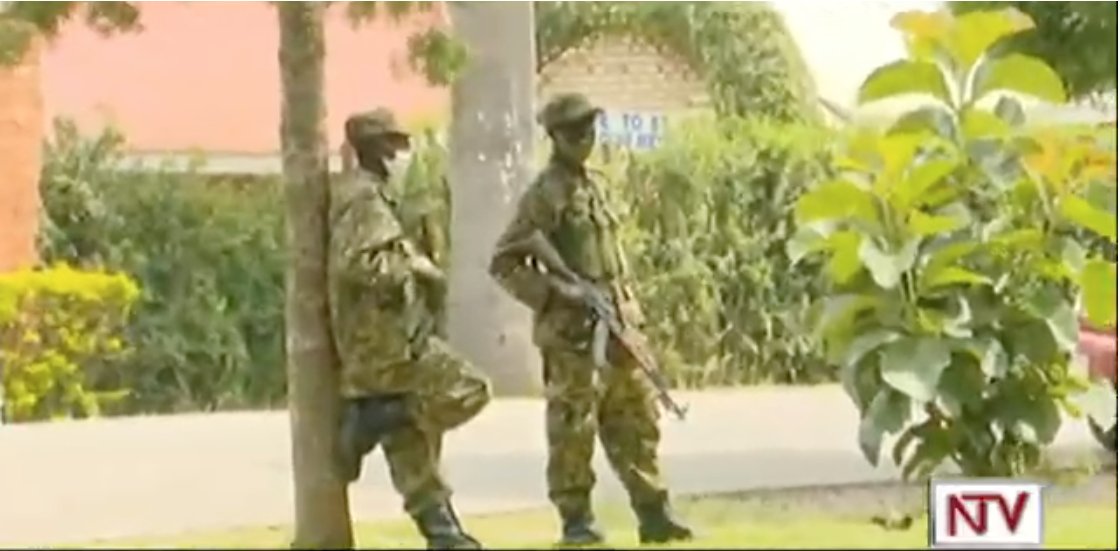 There was heavy deployment of military and plain clothed security personnel around Nyamitanga Cathedral in Mbarara District where @NUP_Ug Presidential candidate Robert Kyagulanyi aka @HEBobiwine attended mass this morning